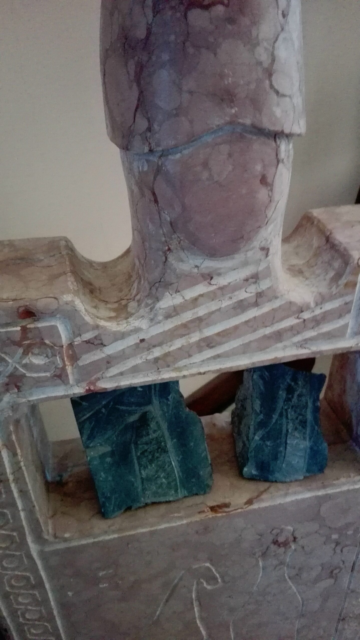 Particolare della statua "Stele"